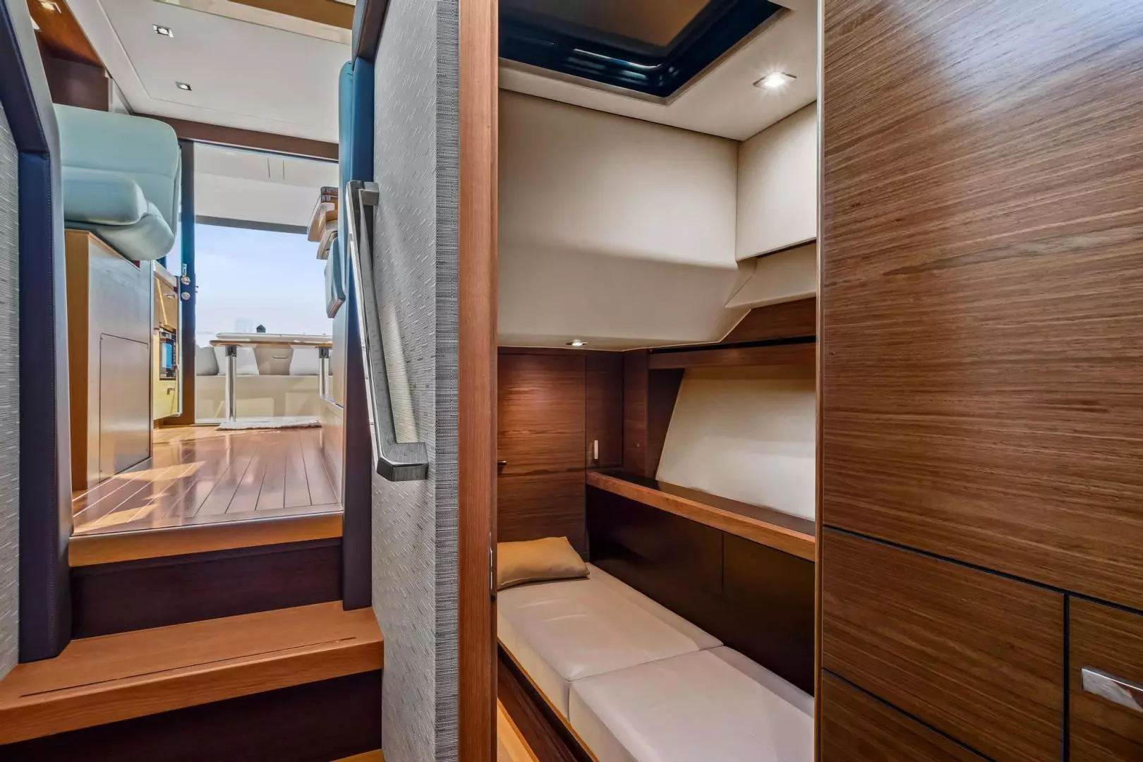 2018 Tiara Yachts 39 Coupe - Image 27