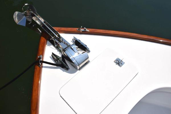 Lewmar windlass with stainless chute and plow anchor