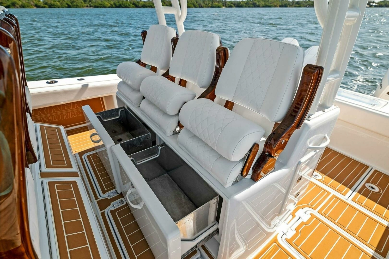 2022 Barker Boatworks 40 HPC - Image 8