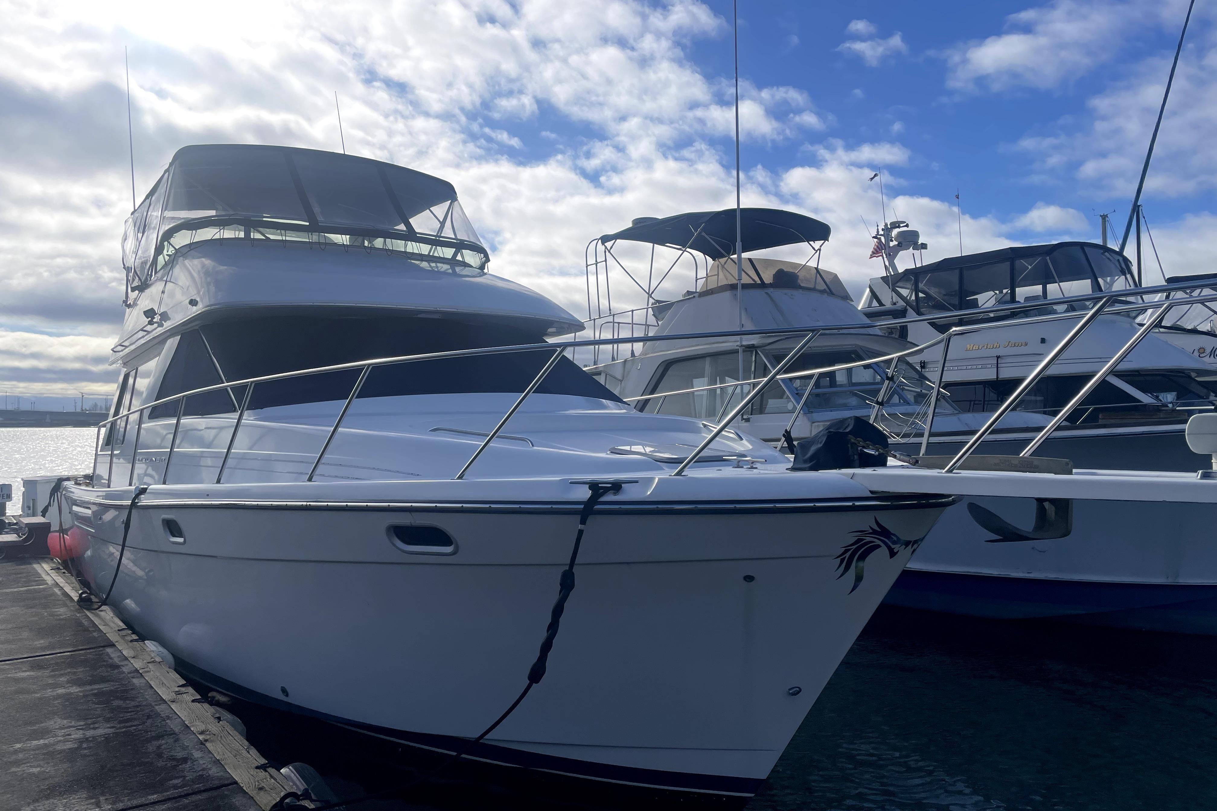 2001 Bayliner 3988 Command Bridge Motoryacht
