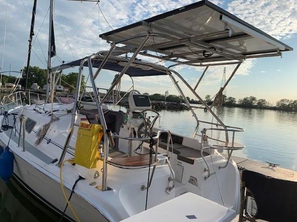 2005 Hunter 33 - 3