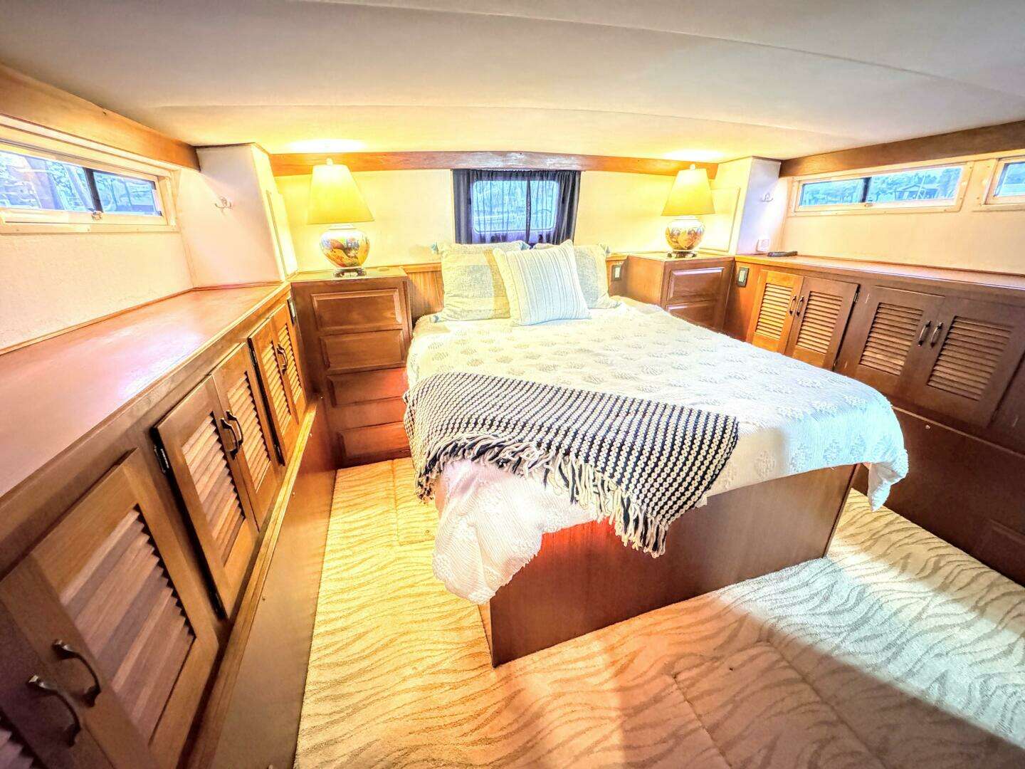 1987 Viking 48 Motor Yacht - Image 51