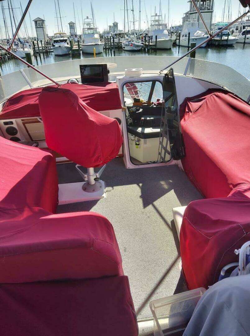 1991 Bayliner 4588 Pilothouse Motoryacht - Image 4