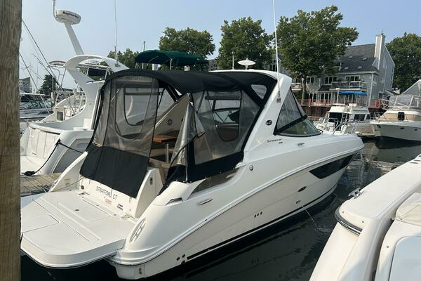 2016 Sea Ray 310 Sundancer