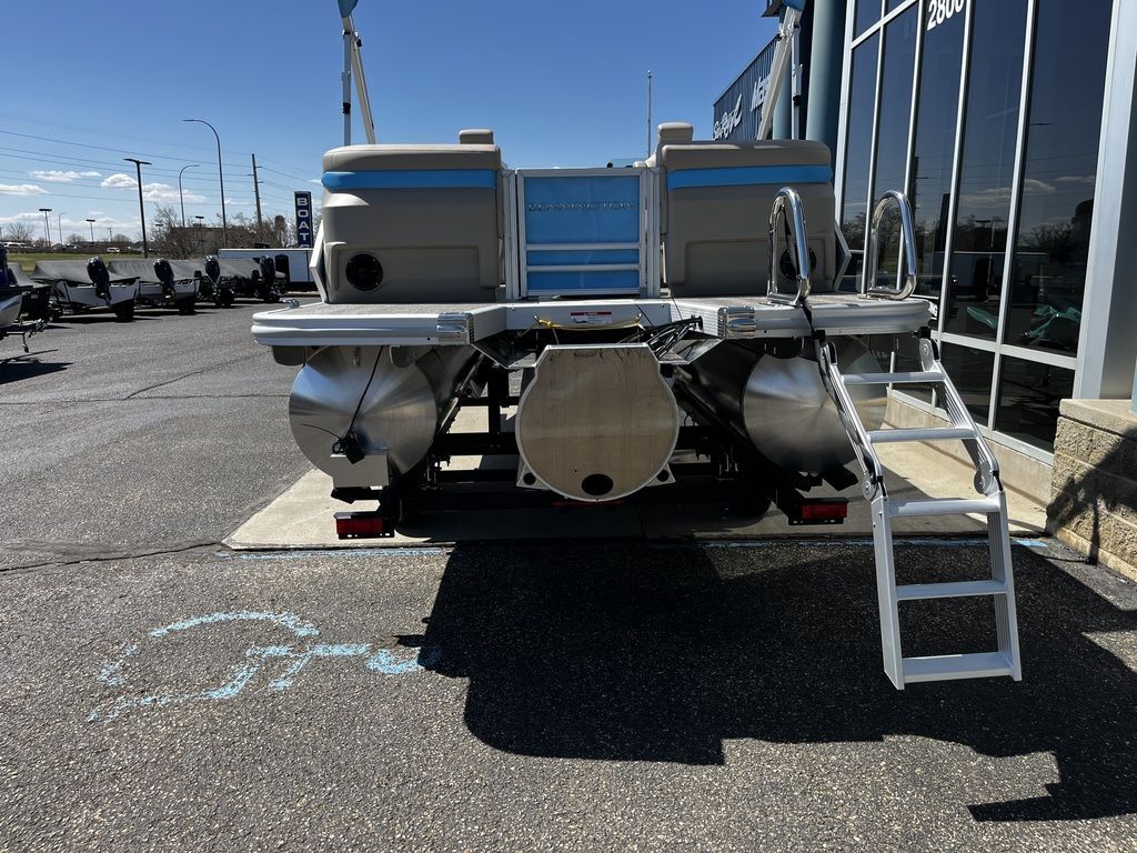 2025 Bennington 22 M Fastback - Quad Bench - 16