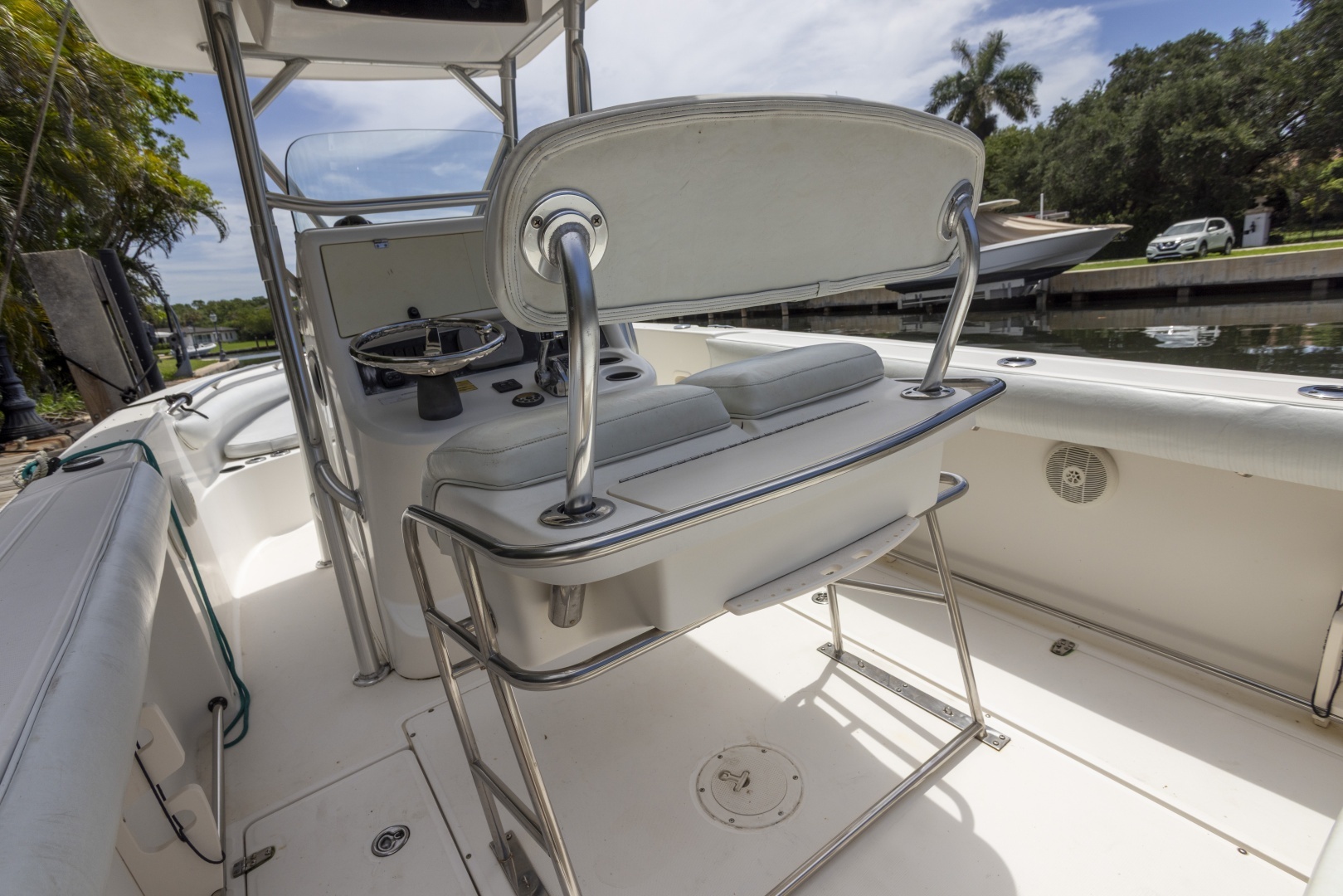 2007 Boston Whaler 270 OUTRAGE - Image 12