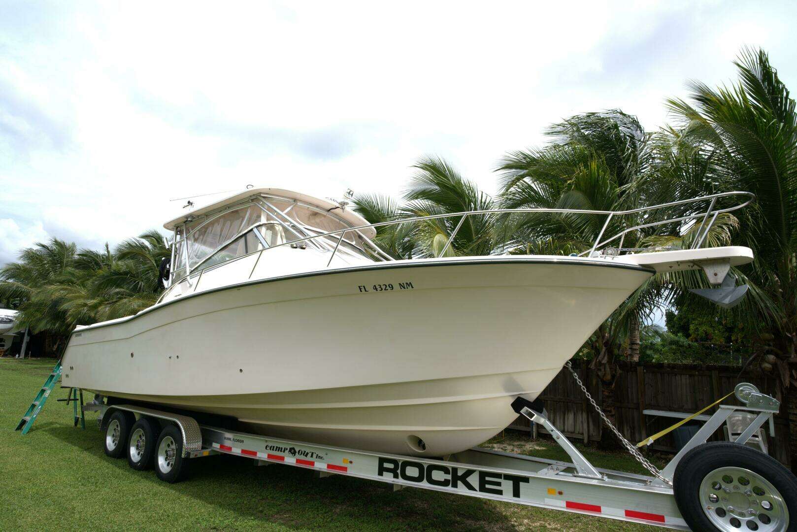 2007 Grady-White Express 330 - Image 2