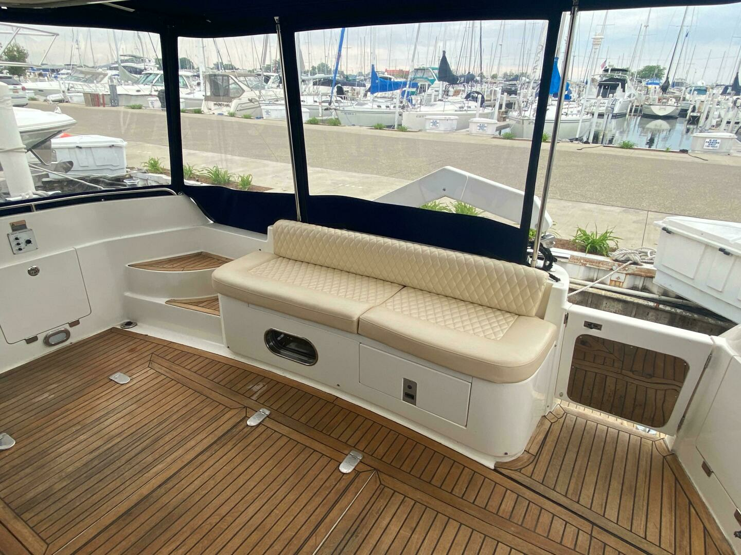 1998 Sunseeker 62 Manhattan - Image 9