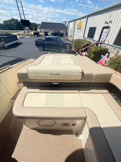 2026 Chris-Craft Bowrider Sportster WALKTHROUGH WINDSHIELD LUXURY B - 80