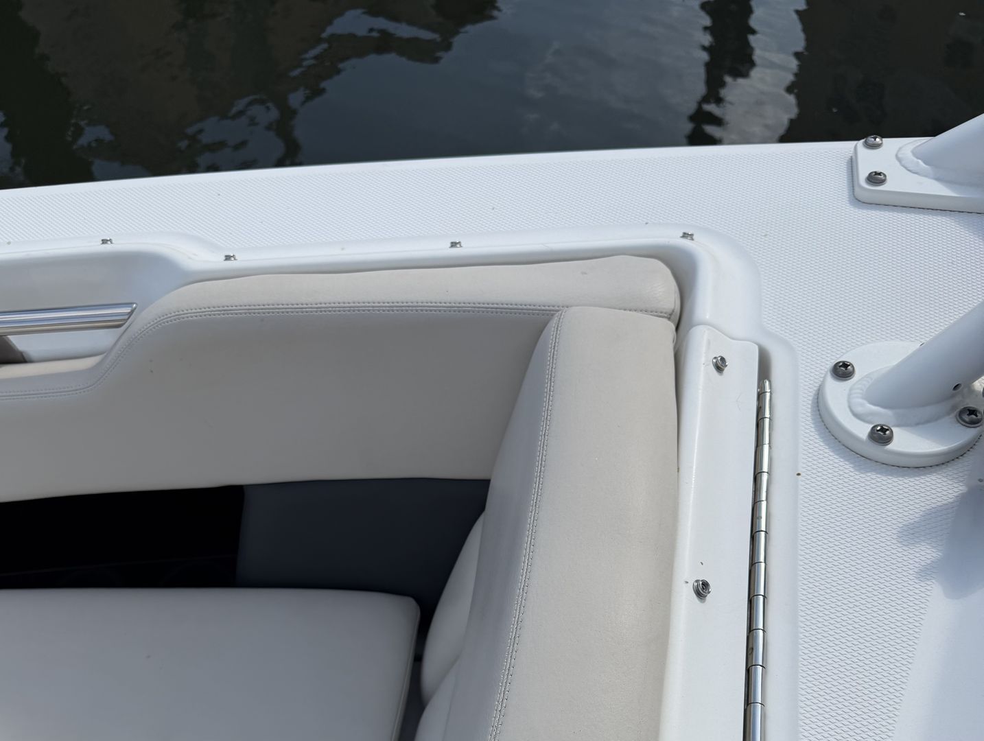 2016 Boston Whaler 270 Vantage - 10