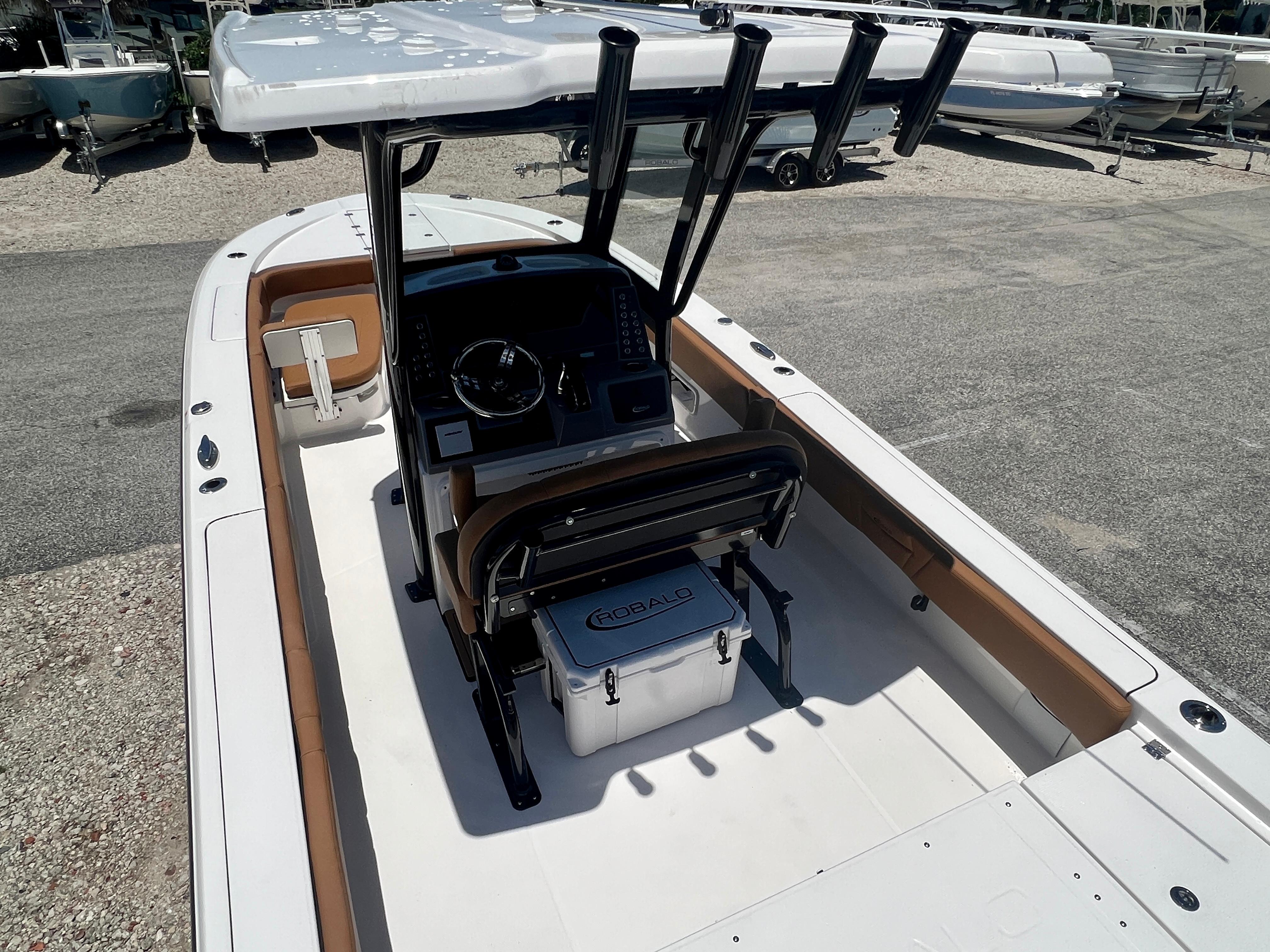 Interior view of 2025 Robalo 266 Cayman boat deck.