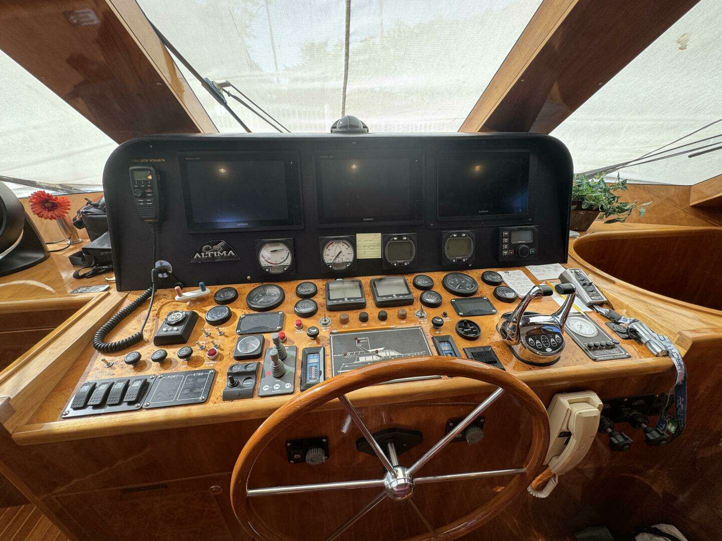 2004 Altima 55 Pilothouse - Image 32