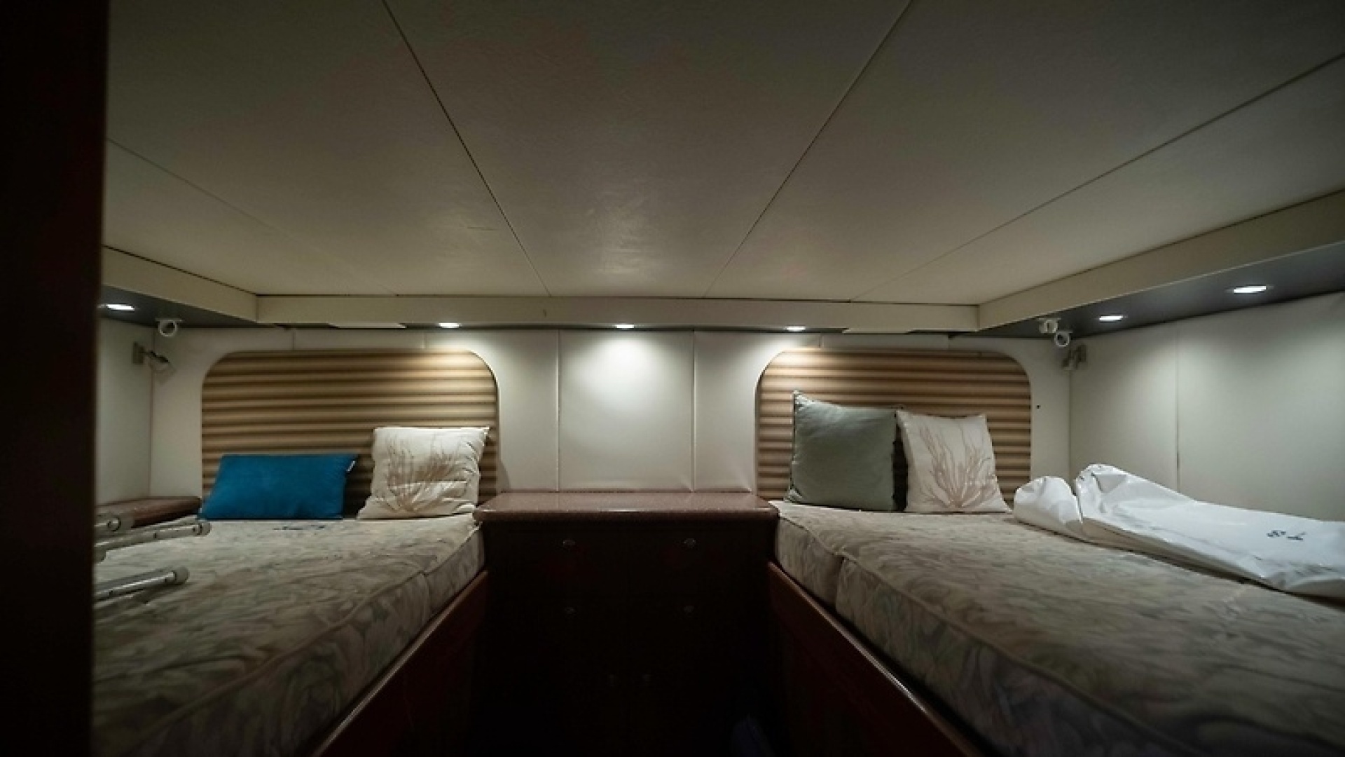 2008 Spencer 43 Express - Image 17