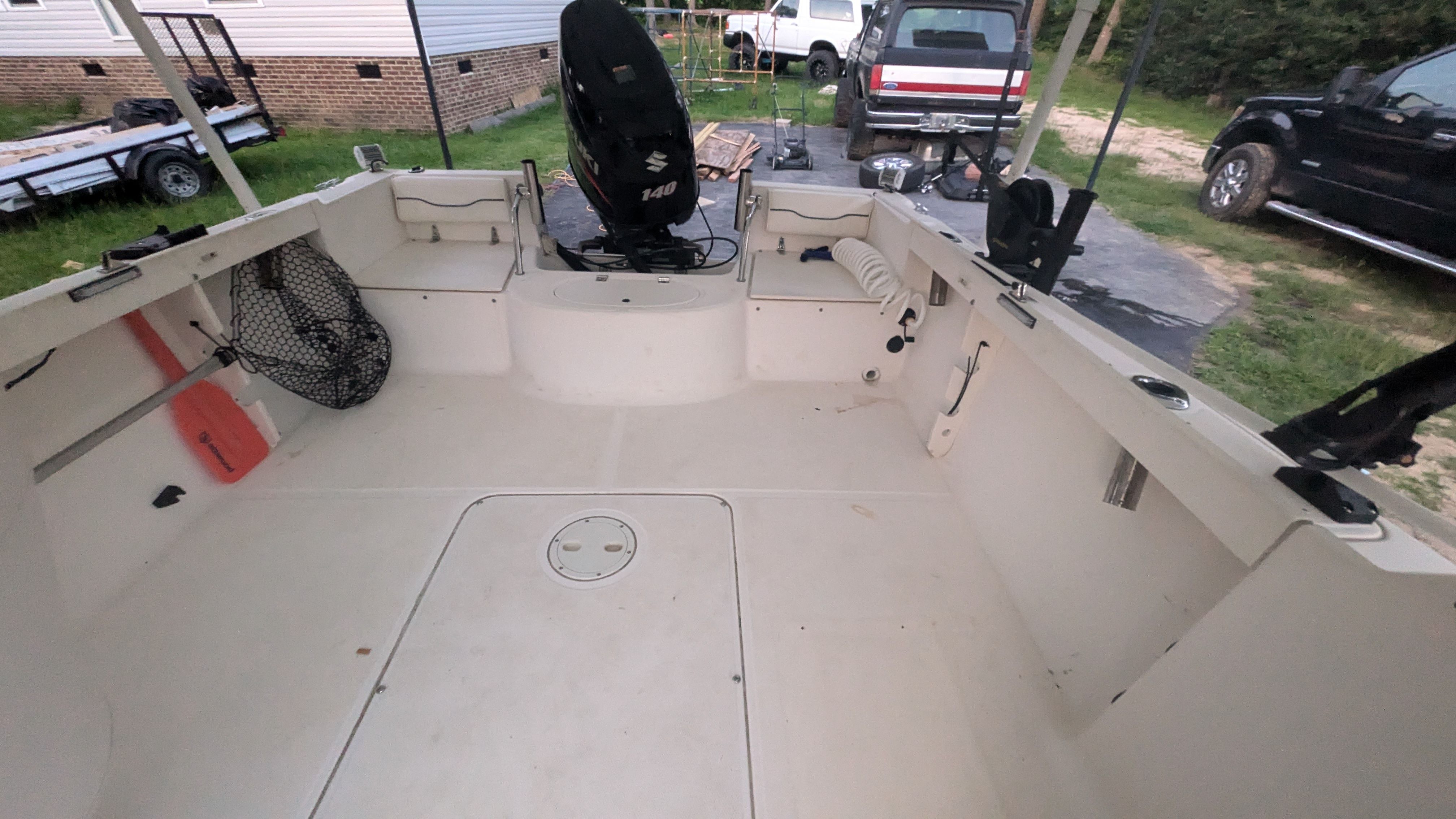 Interior view of a 2000 Sea Hunt Escape 200 boat.
