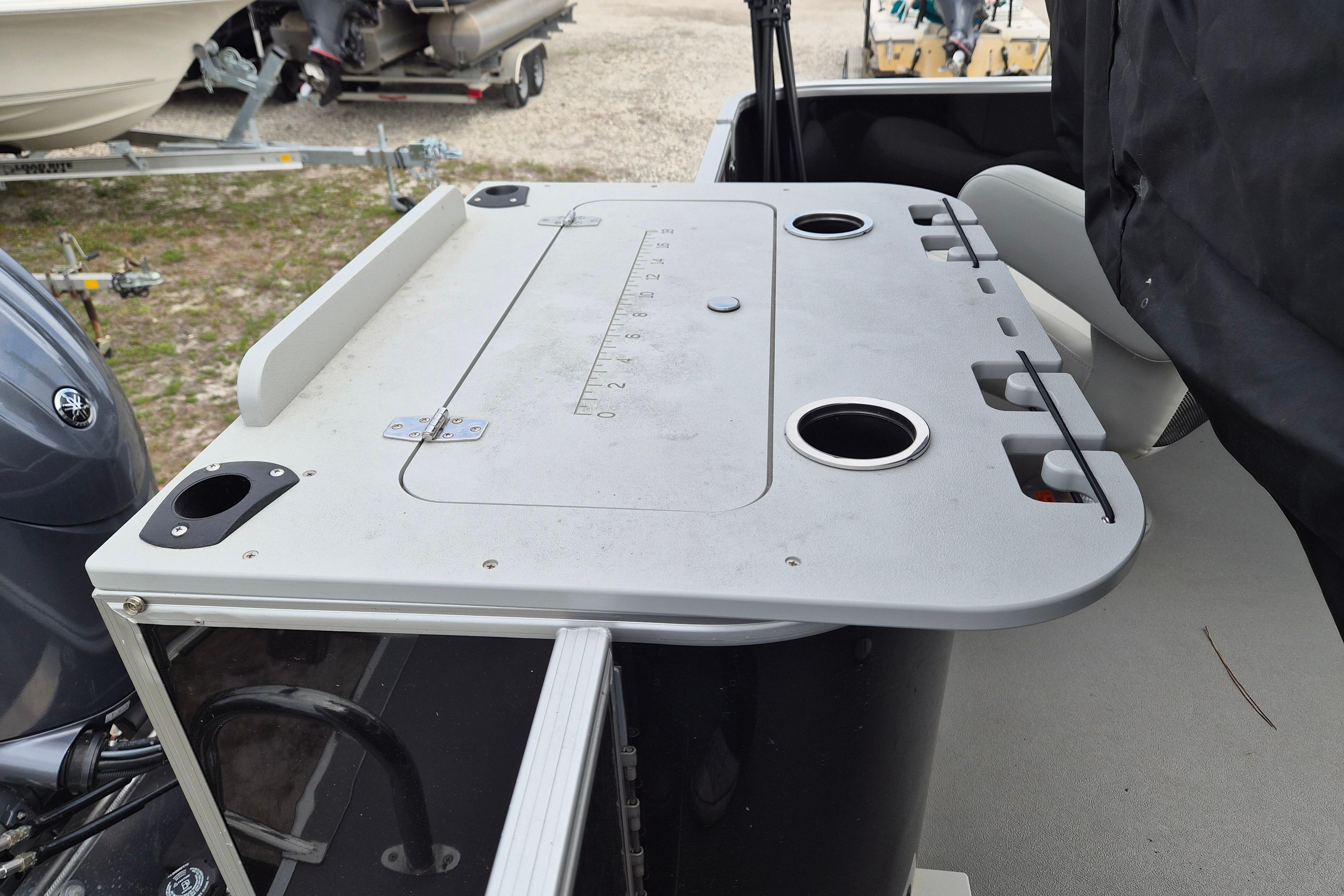 Fishing station on 2025 Sylvan Mirage Fish 8522 Party Fish 4.0 pontoon boat.