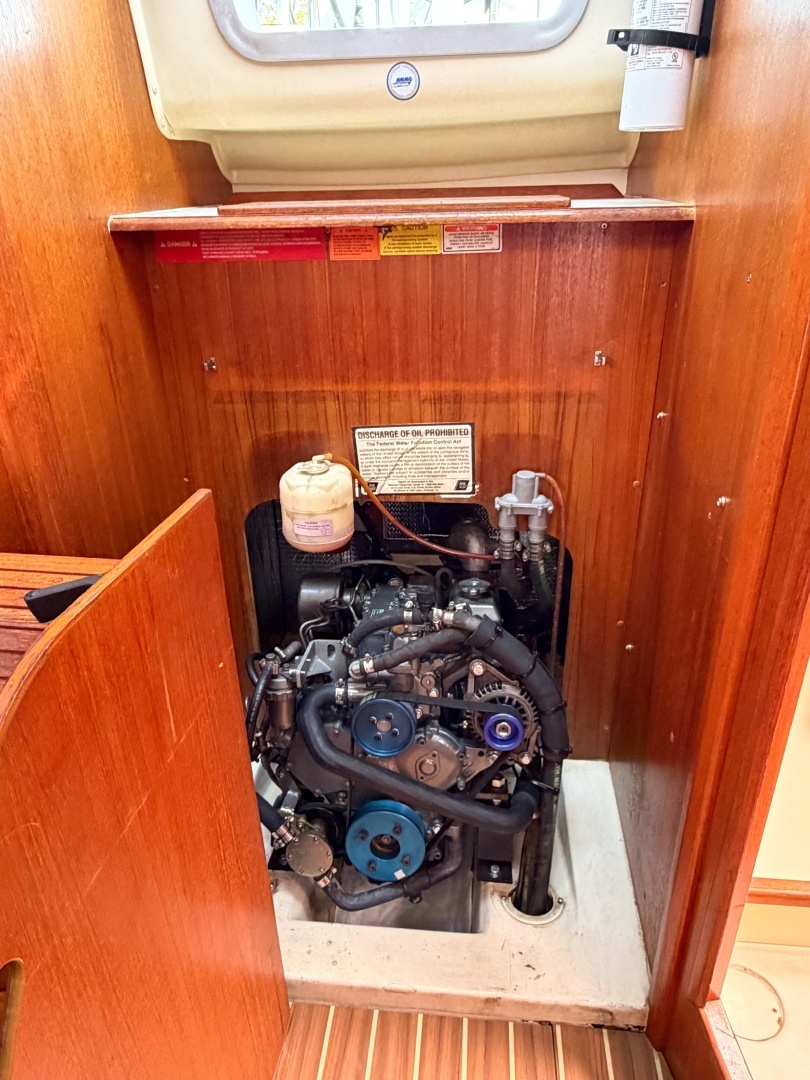 2005 Hunter 36 - Image 79