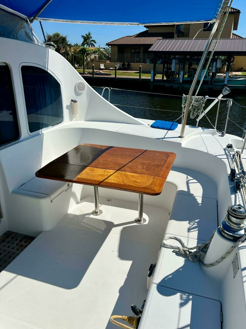 2002 Lagoon 410 - Image 4