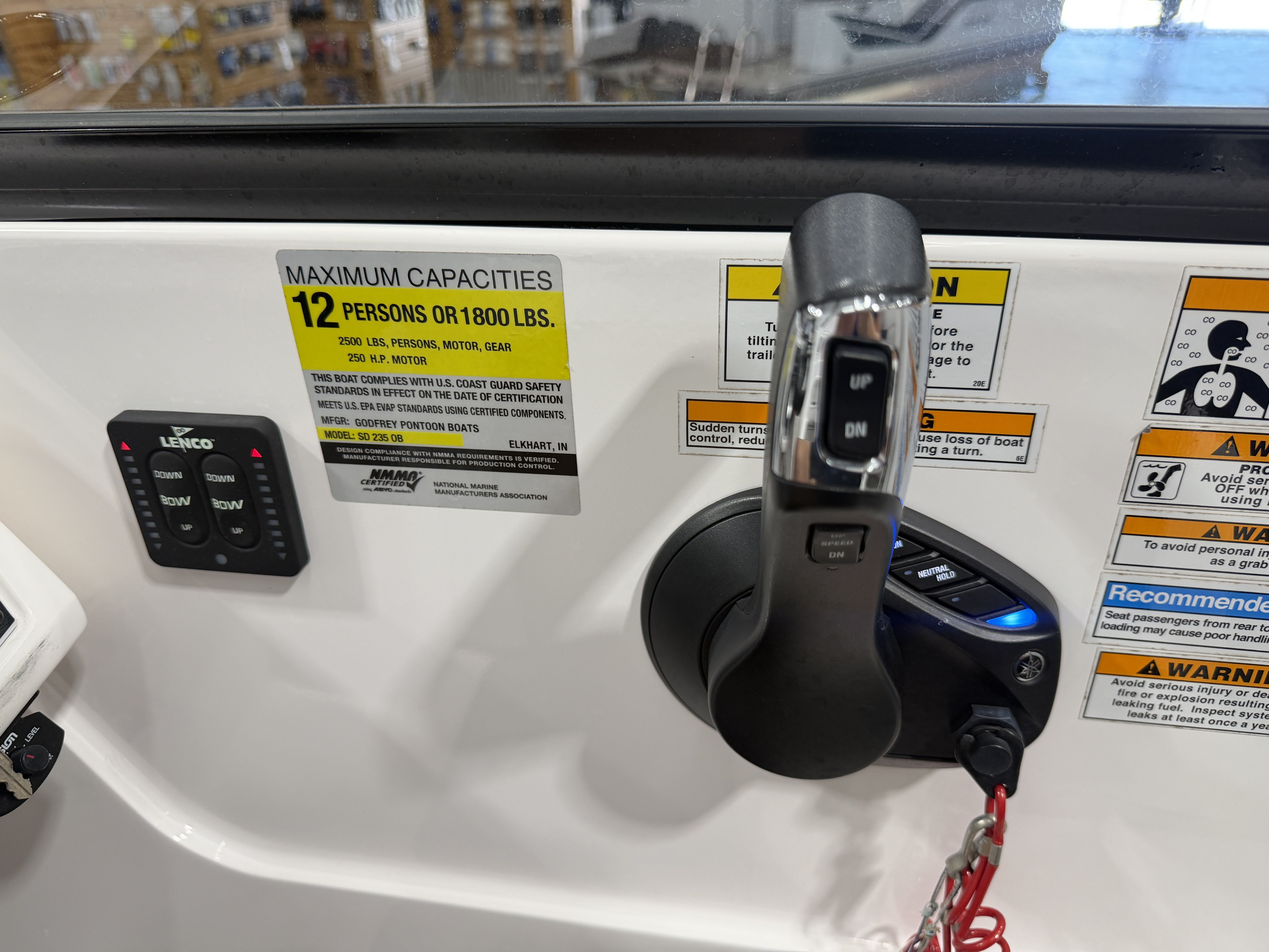 2023 Hurricane SunDeck 235 OB - 16