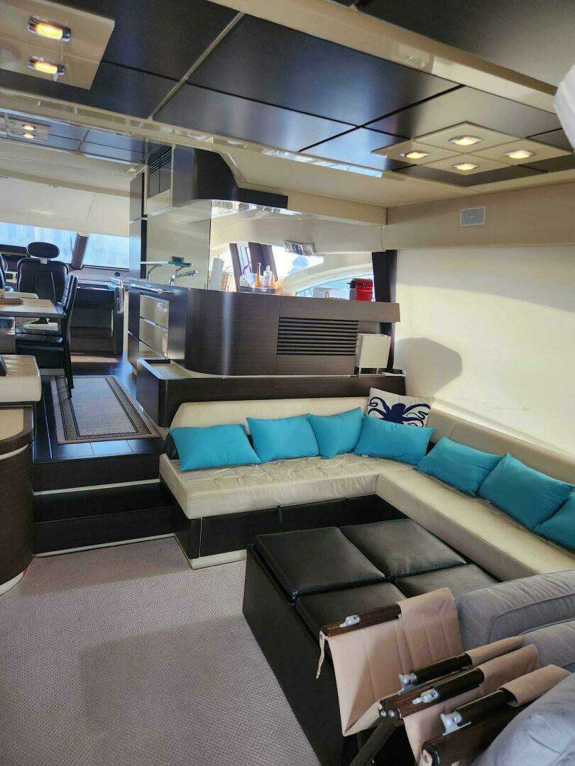 2014 Azimut Flybridge - Image 30