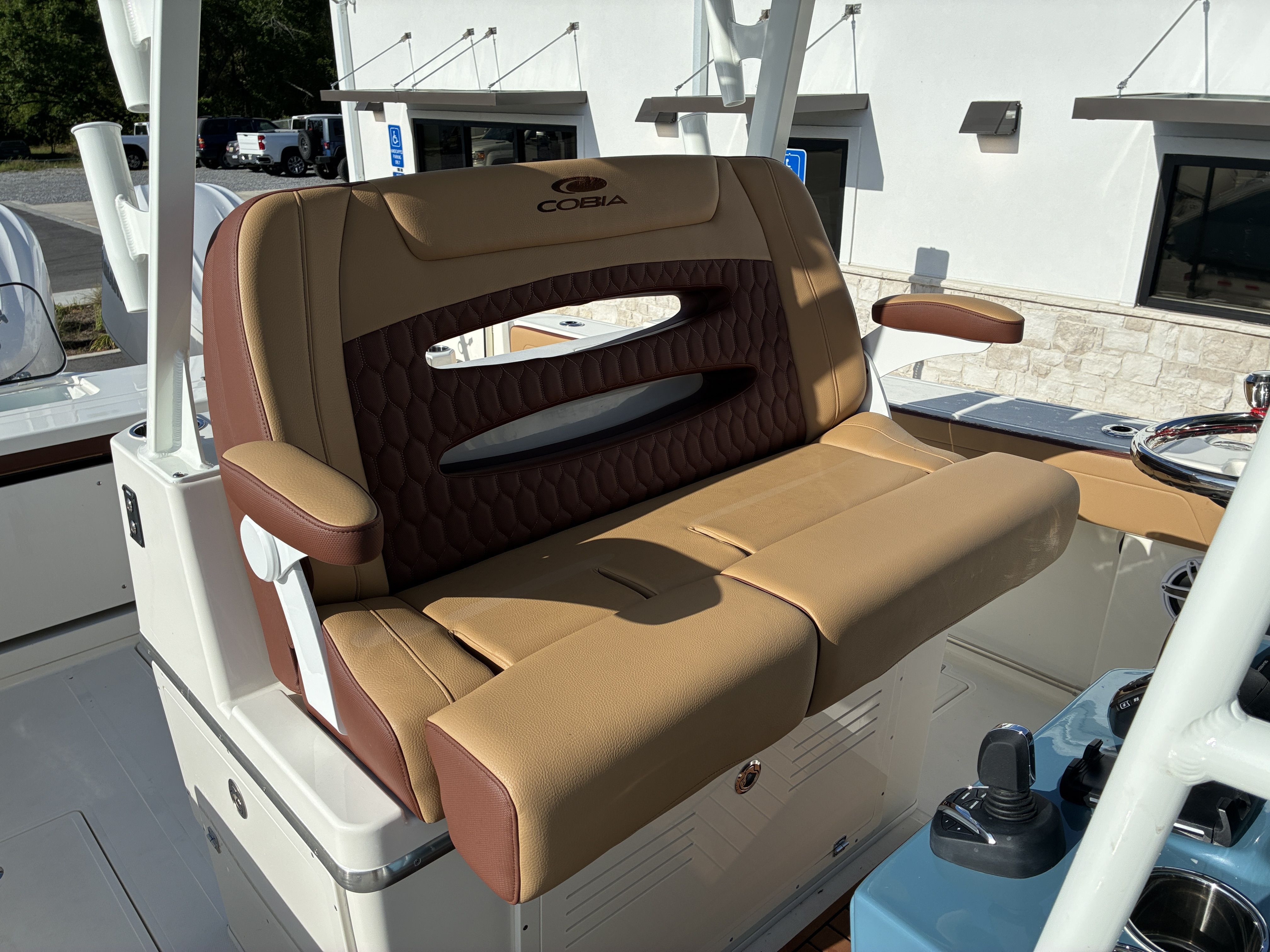 2026 Cobia 305CC - 21