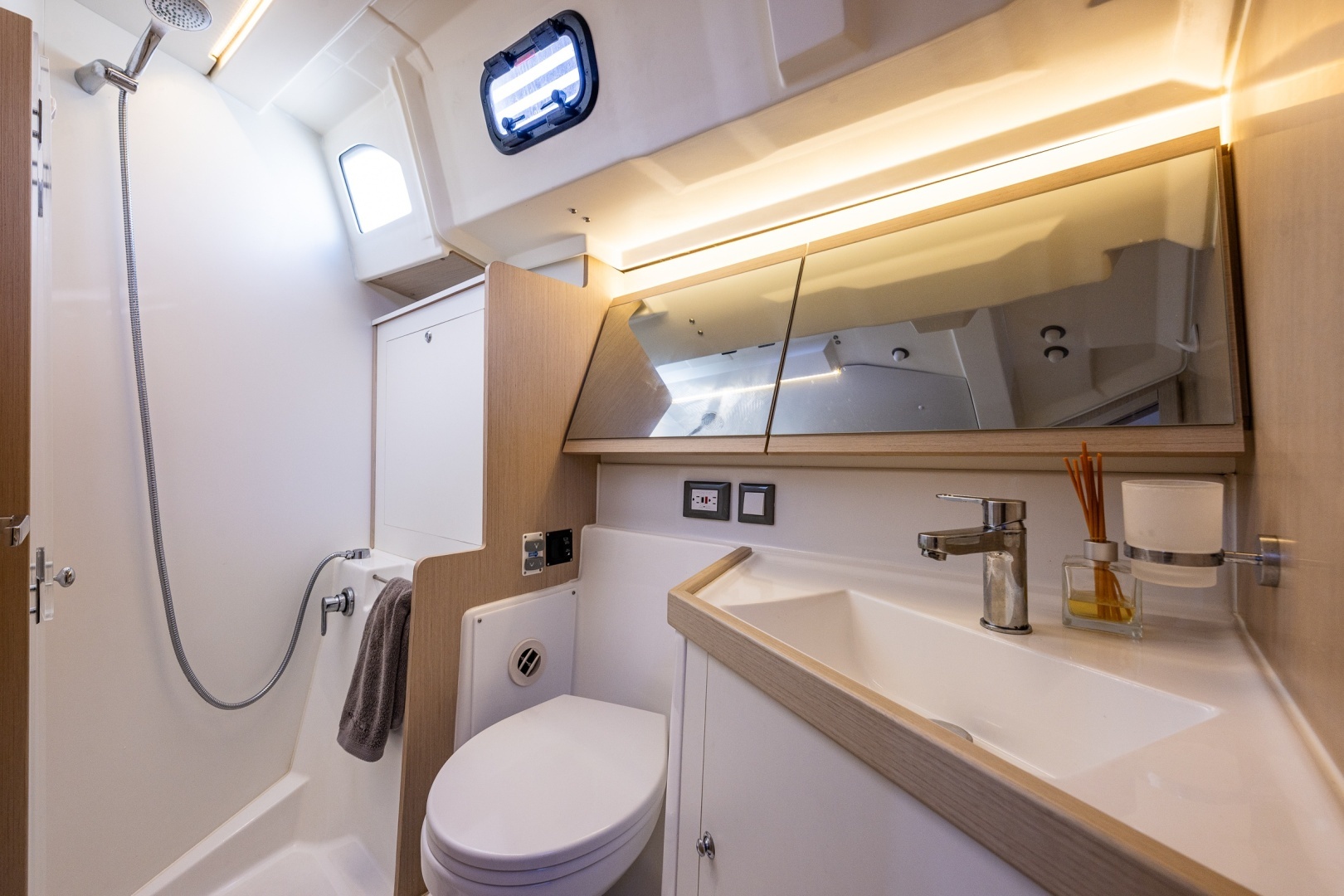 2020 Beneteau Oceanis 46.1 - Image 38