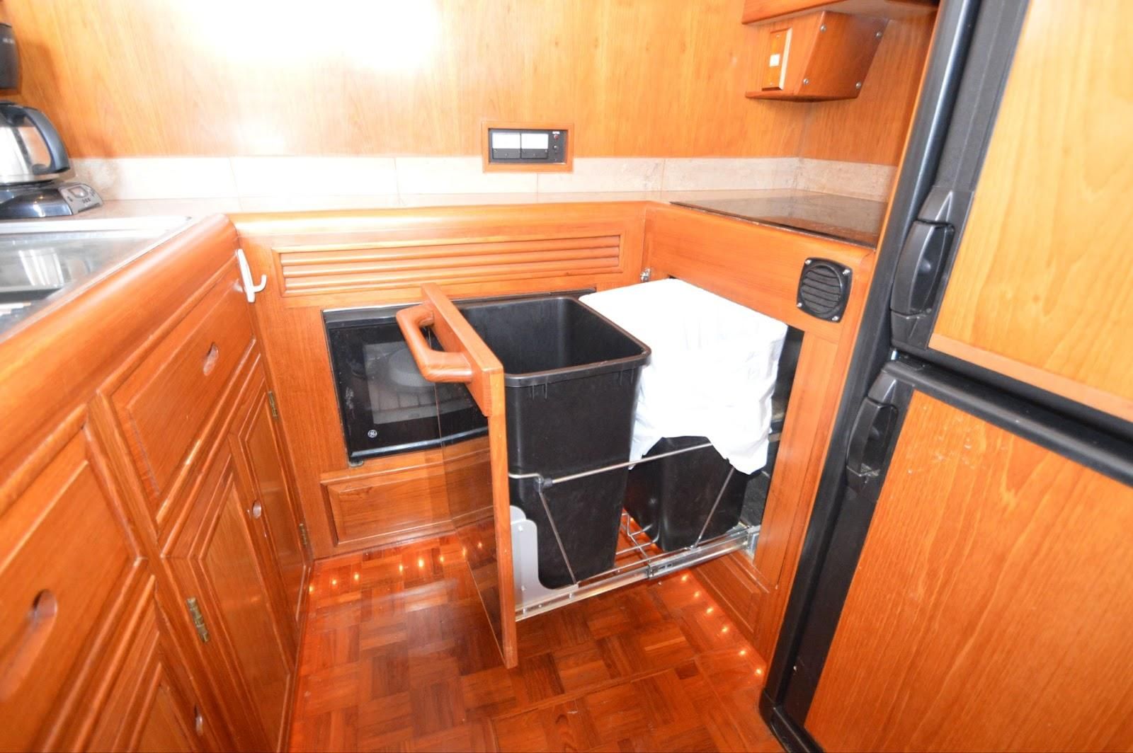 1994 Ocean Alexander 423 Classico - 15