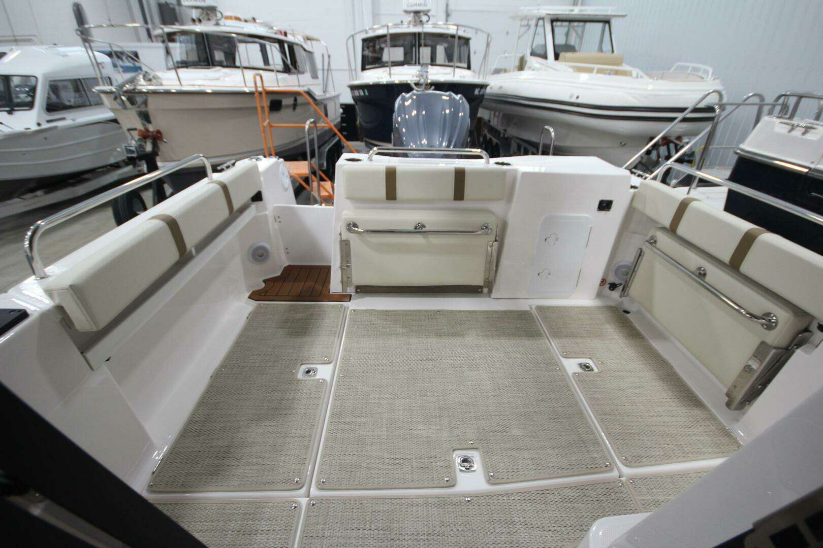 2026 Ranger Tugs R-25 Luxury Edition - Image 9