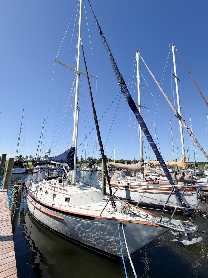 1998 Pacific Seacraft 37 - Image 6