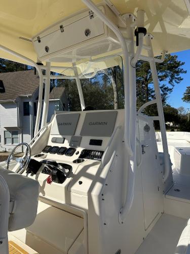 2010 Regulator 29 Forward Seating - 5