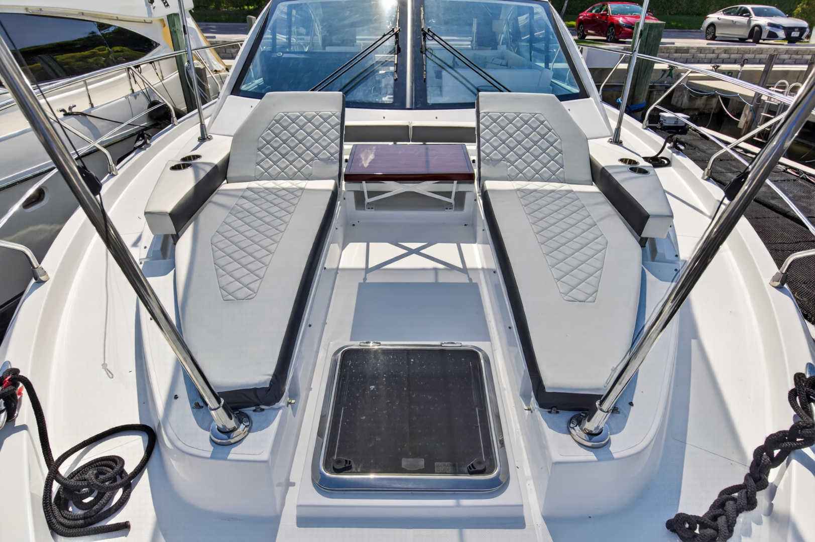 2023 Cruisers Yachts 50 CANTIUS - Image 9