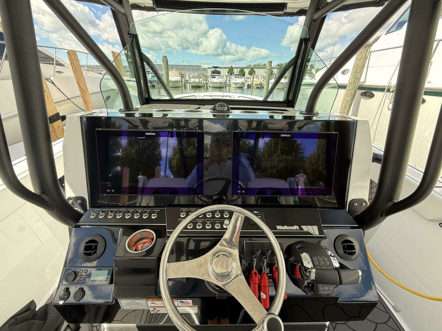 2022 Wellcraft 352 Fisherman - Image 10