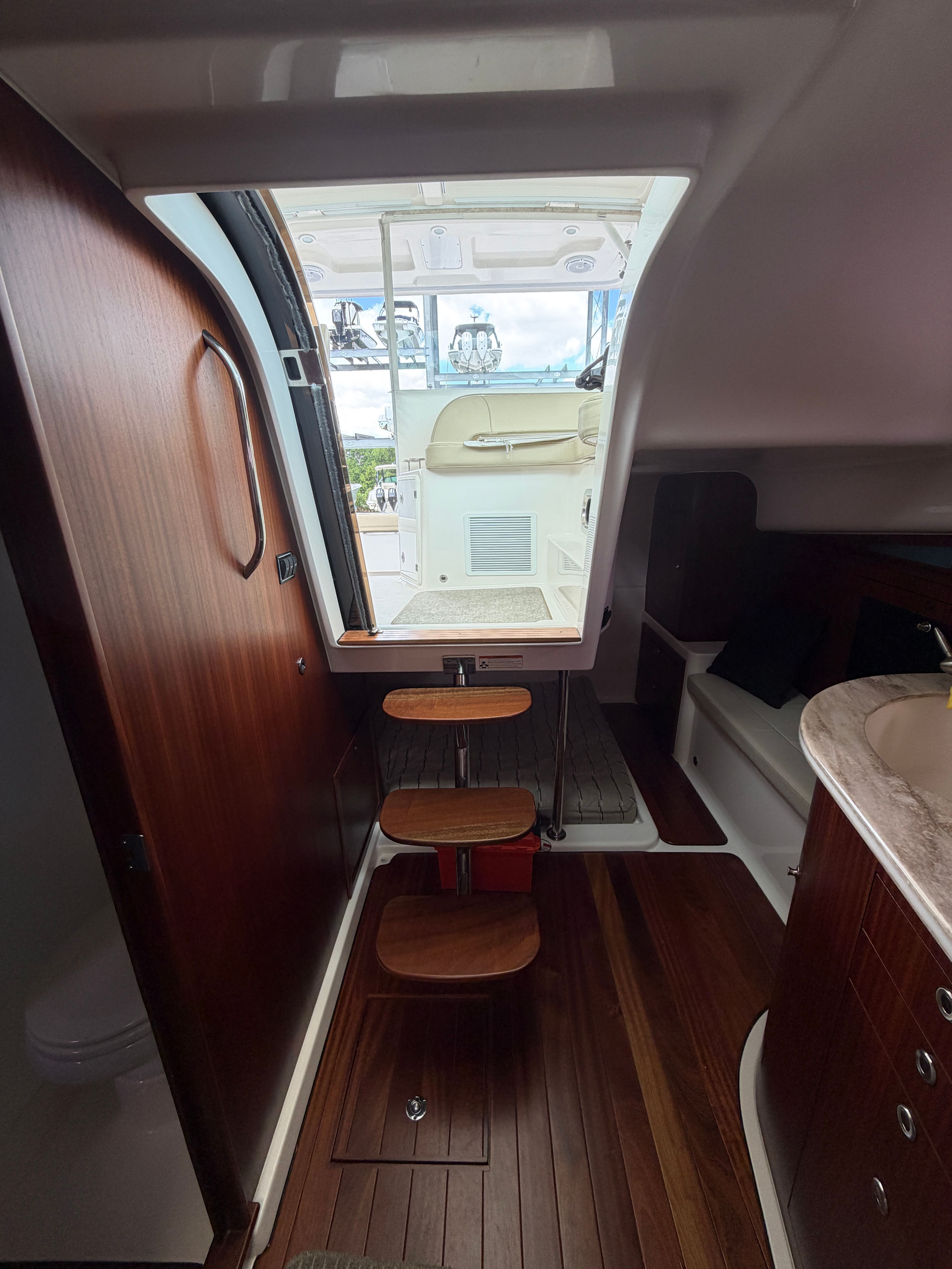 2017 Pursuit OS 385 Offshore - 48