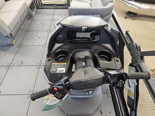 2026 Sea-Doo Switch Cruise 18 - 4