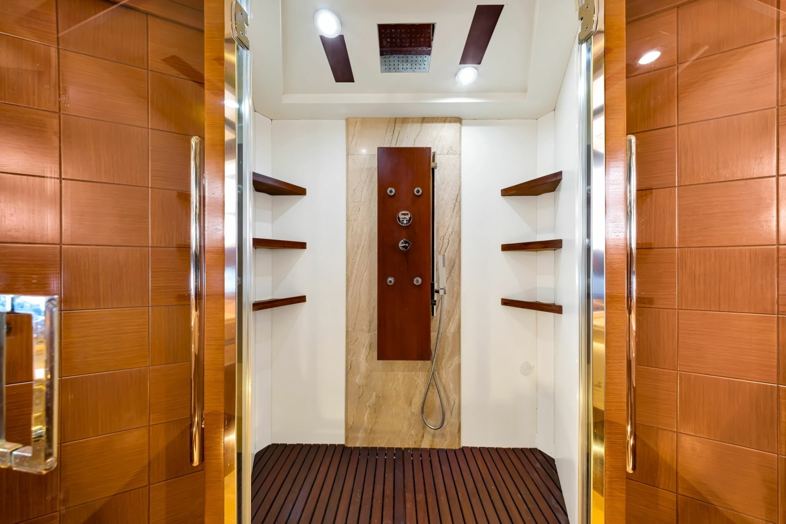 2005 Azimut 105 - Image 95