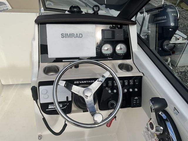 2024 Boston Whaler 210 Vantage - 30