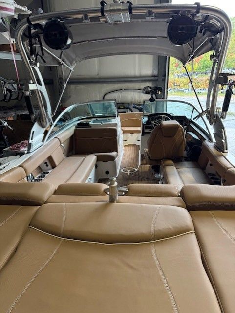 2020 MasterCraft XT22 - 16