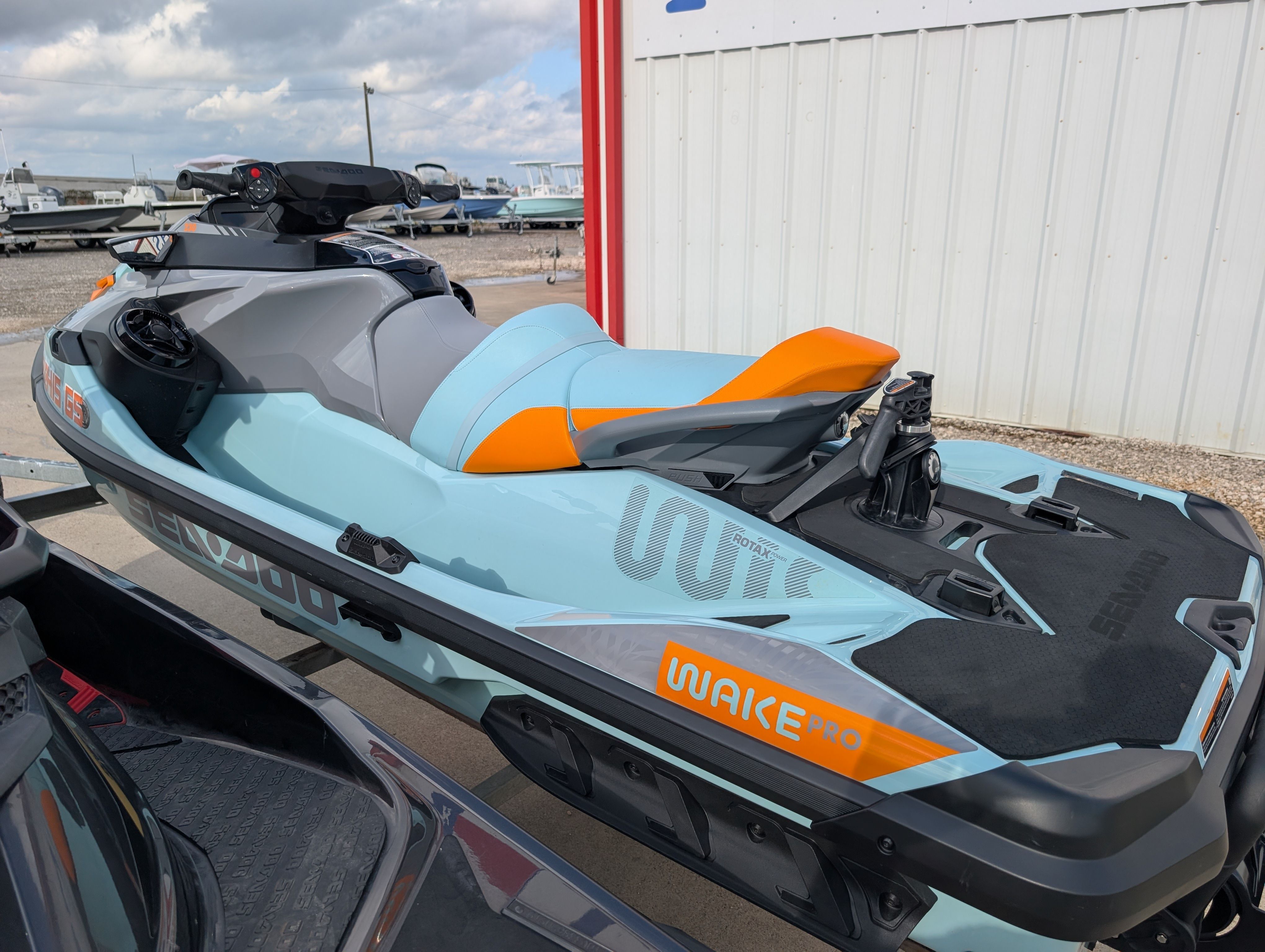 2024 SEA-DOO WAKE PRO 230 - Image 10