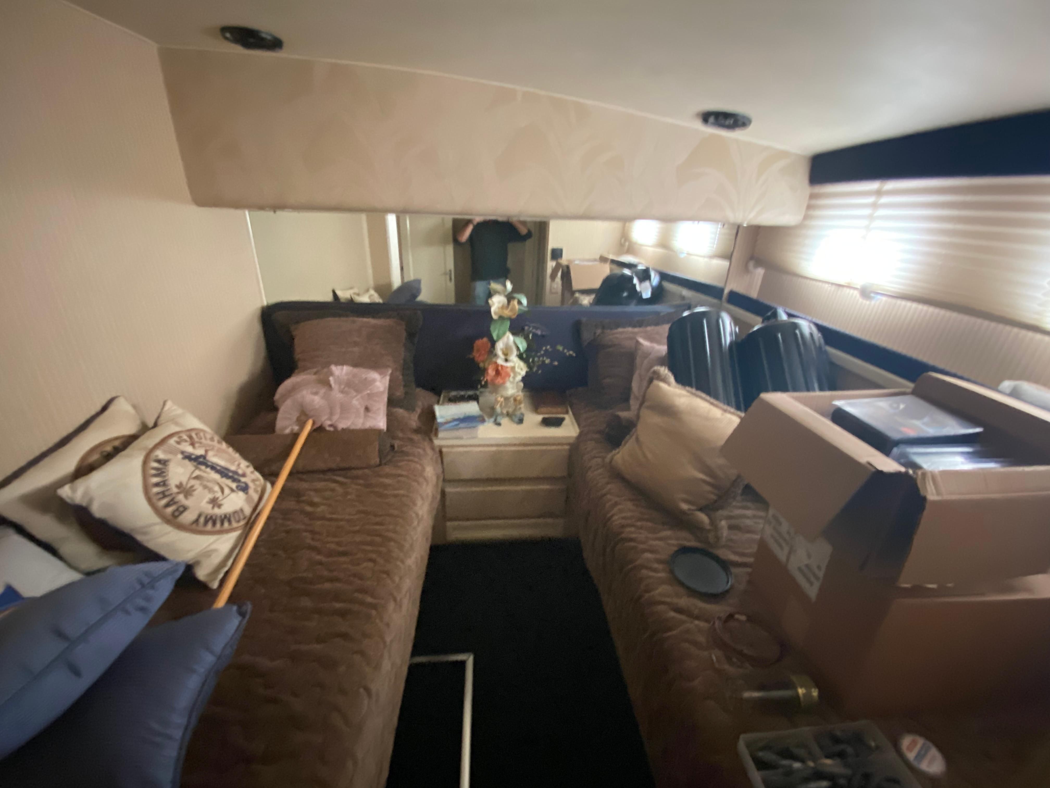 1988 Hatteras 65 Sportfisher - 20
