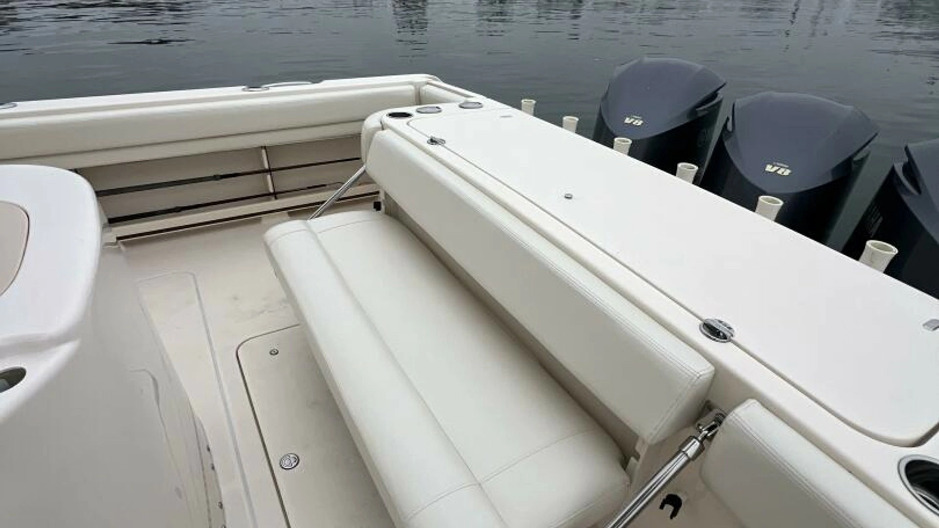 2018 Grady-White 370 Express - Image 18