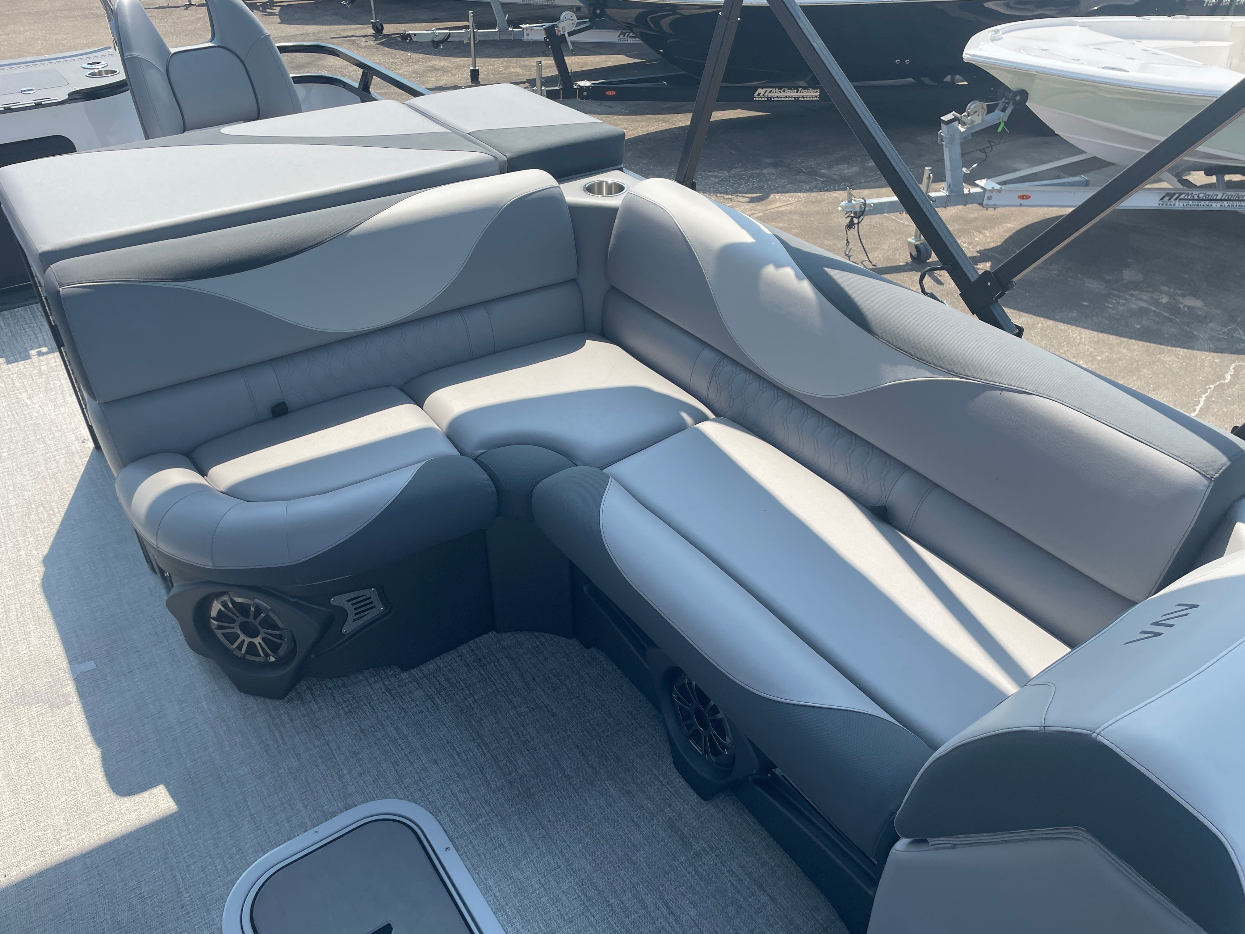 2025 Avalon Venture 85 Quad Fish - 23' - 14