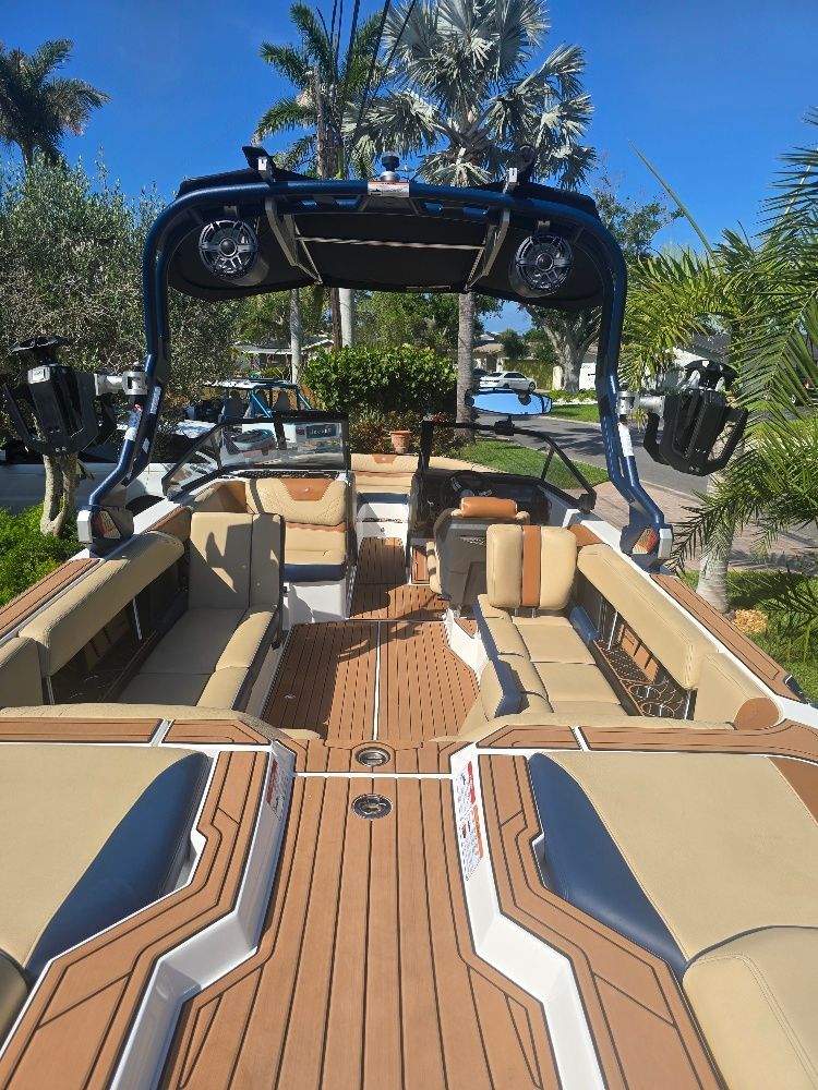 2020 Nautique GS24 - 12