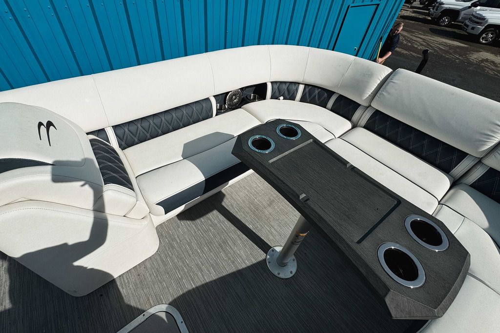 2023 Bennington 24 LX FASTBACK - 5