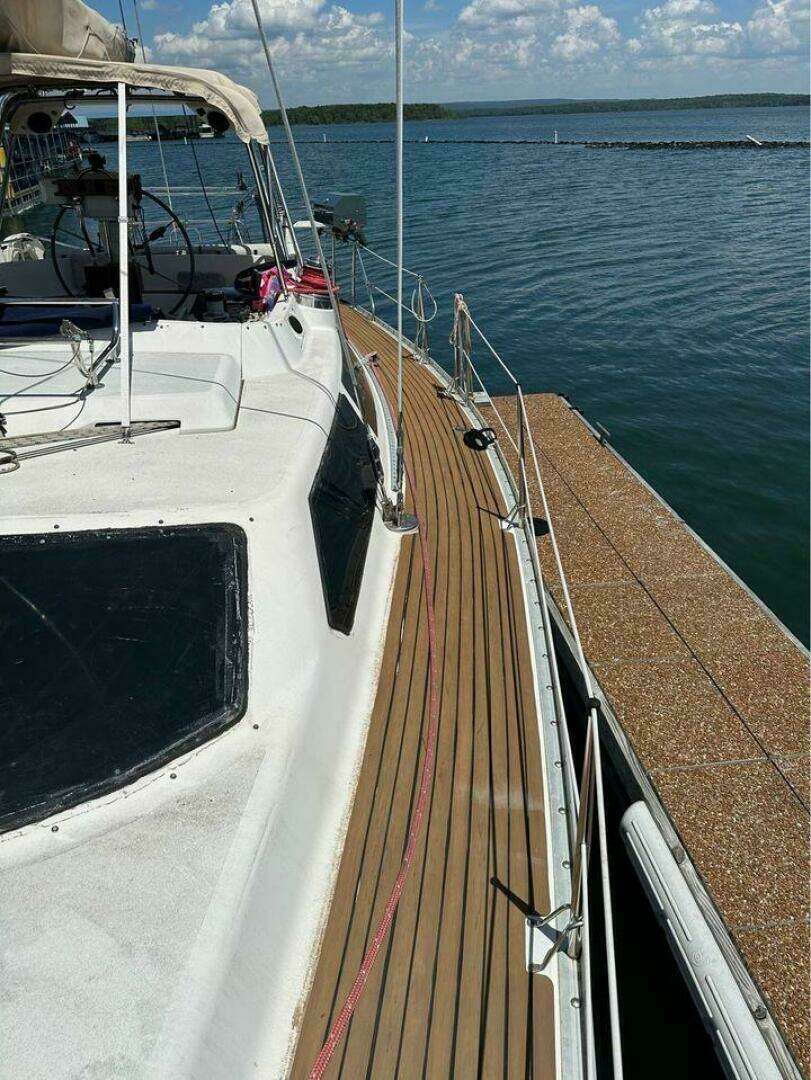 1991 Hunter Passage 42 - Image 7