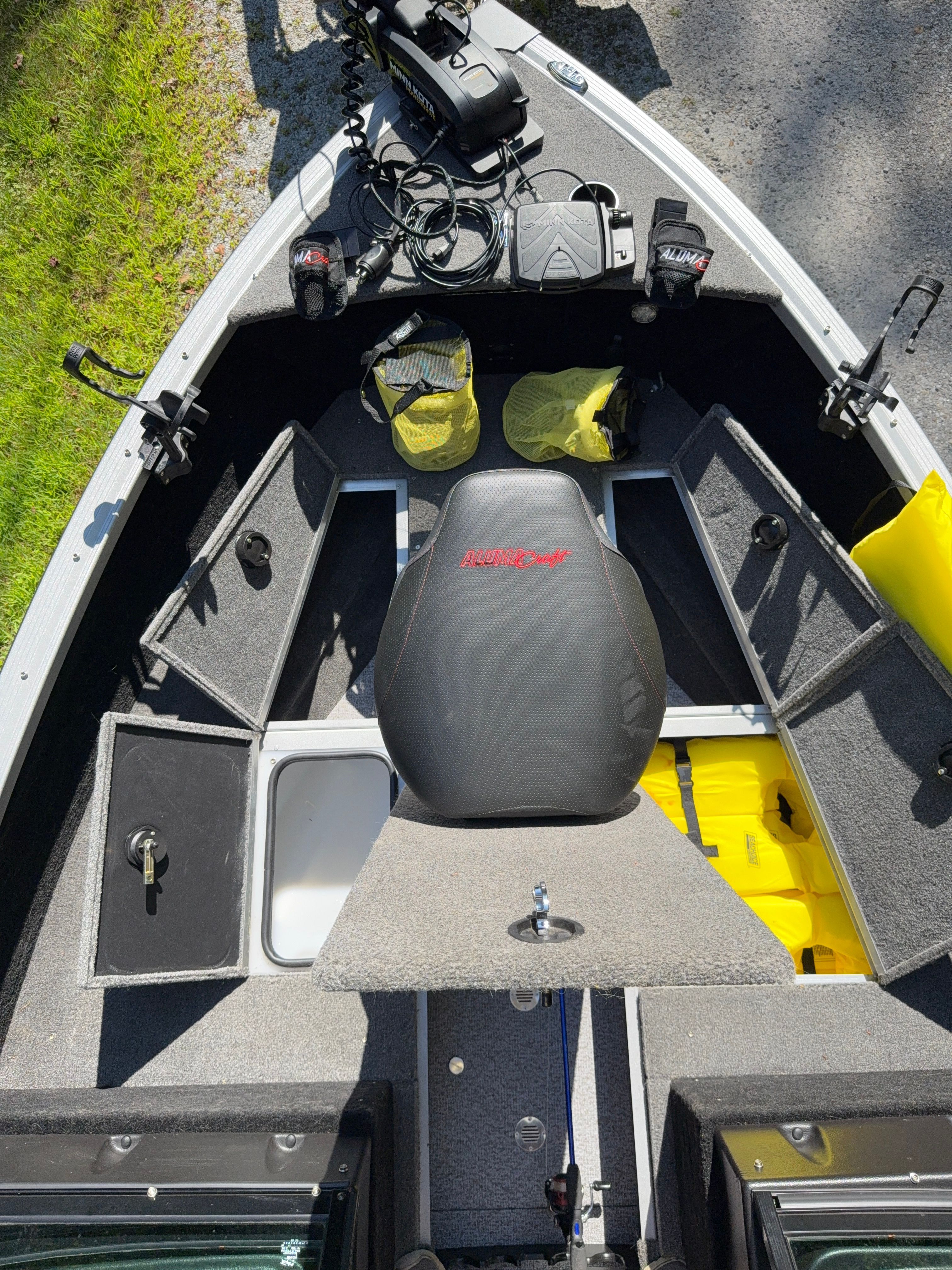 2022 Alumacraft Competitor 175 Sport: Spacious deck with storage and seating, ideal for fishing trips.