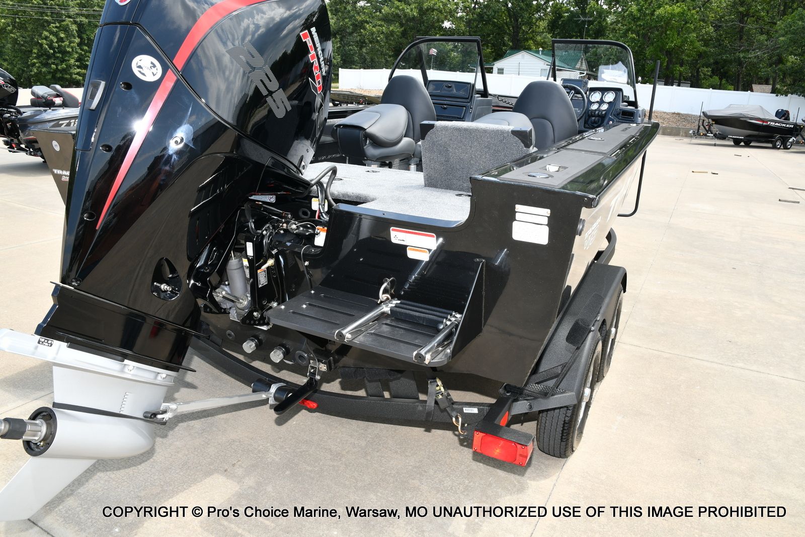 2026 Tracker Targa V-19 Combo - 19