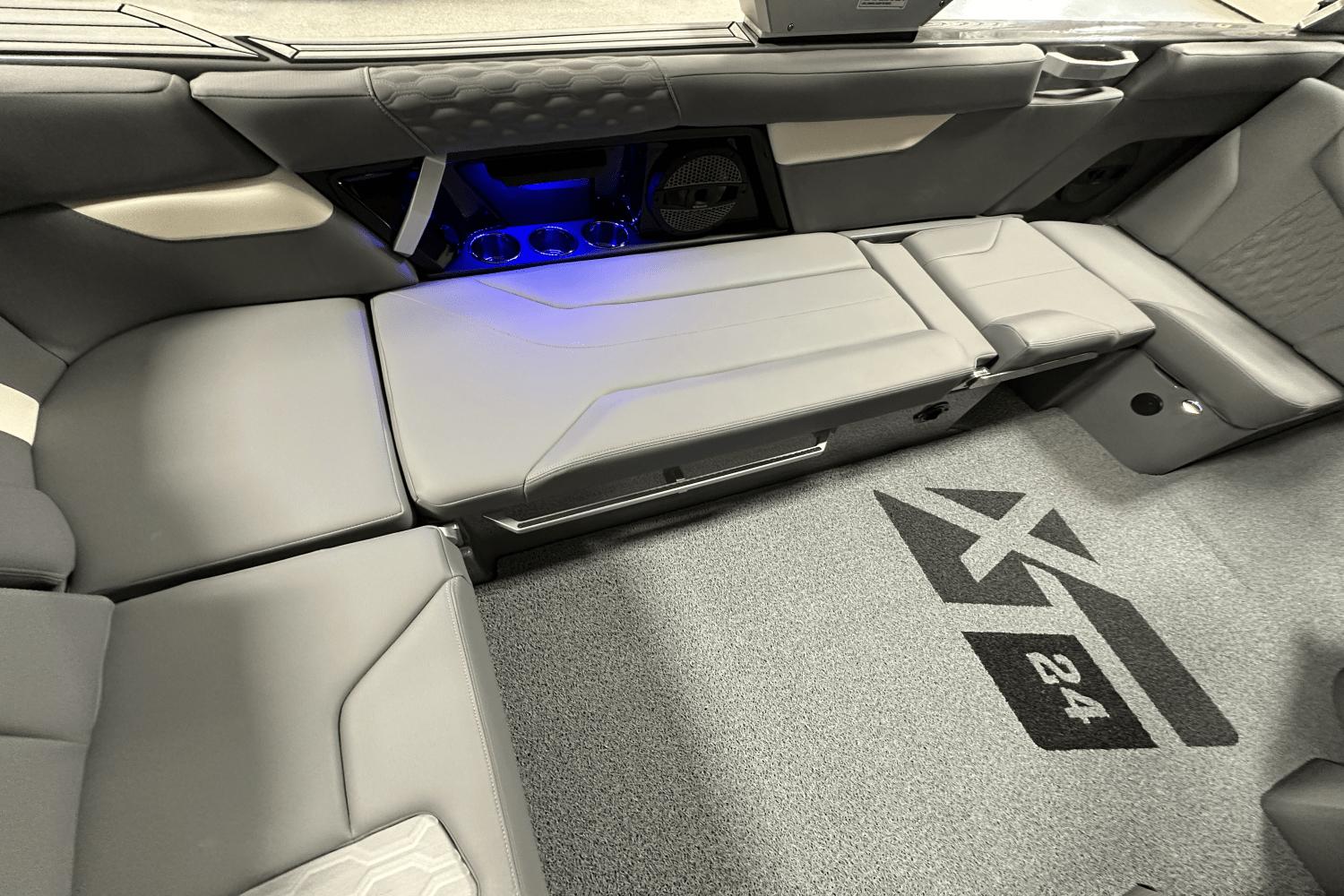 2025 MasterCraft XT24 - 52