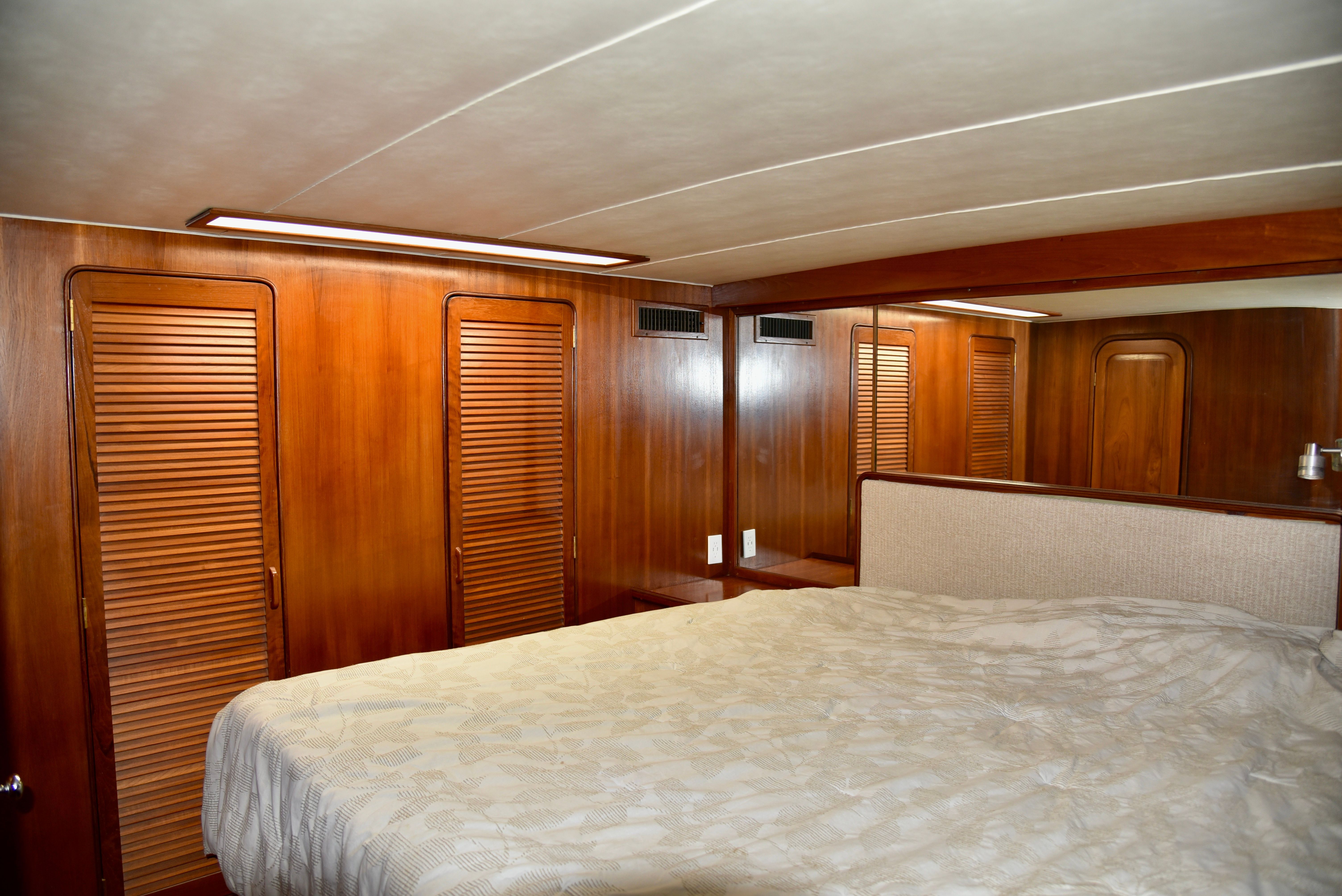 1985 Gulfstar 44ft - 28