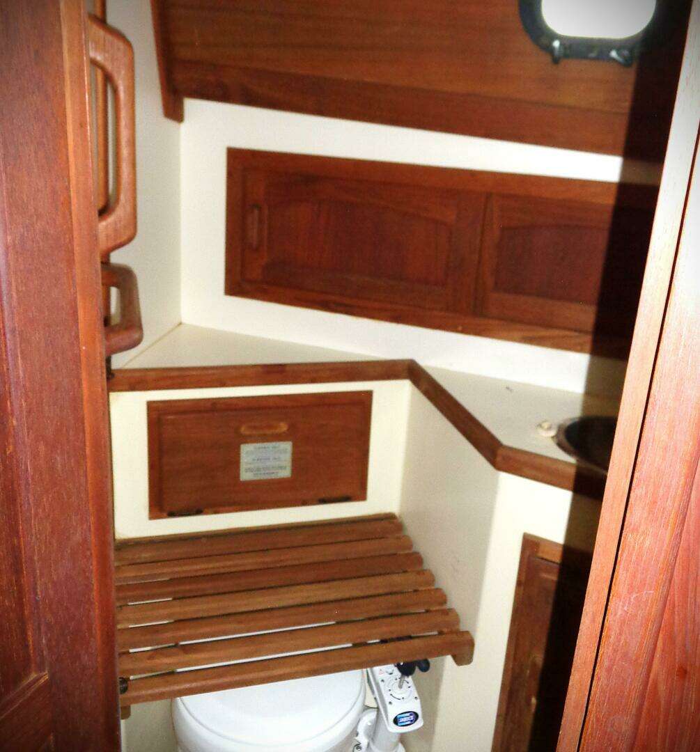 1983 Pacific Seacraft 37 - Image 7