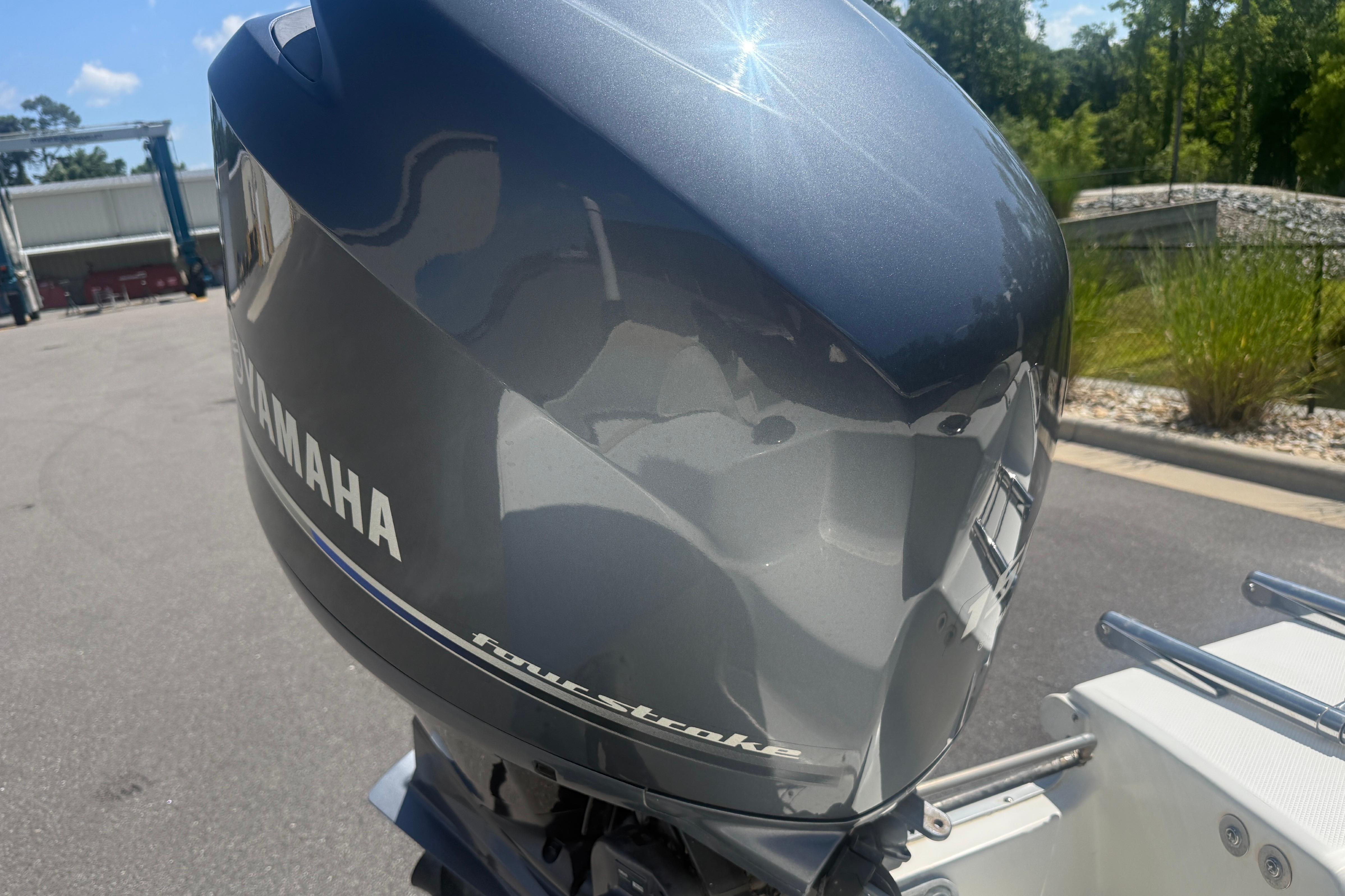 Yamaha four-stroke outboard motor on a 2006 Sea Hunt Escape 200 boat.