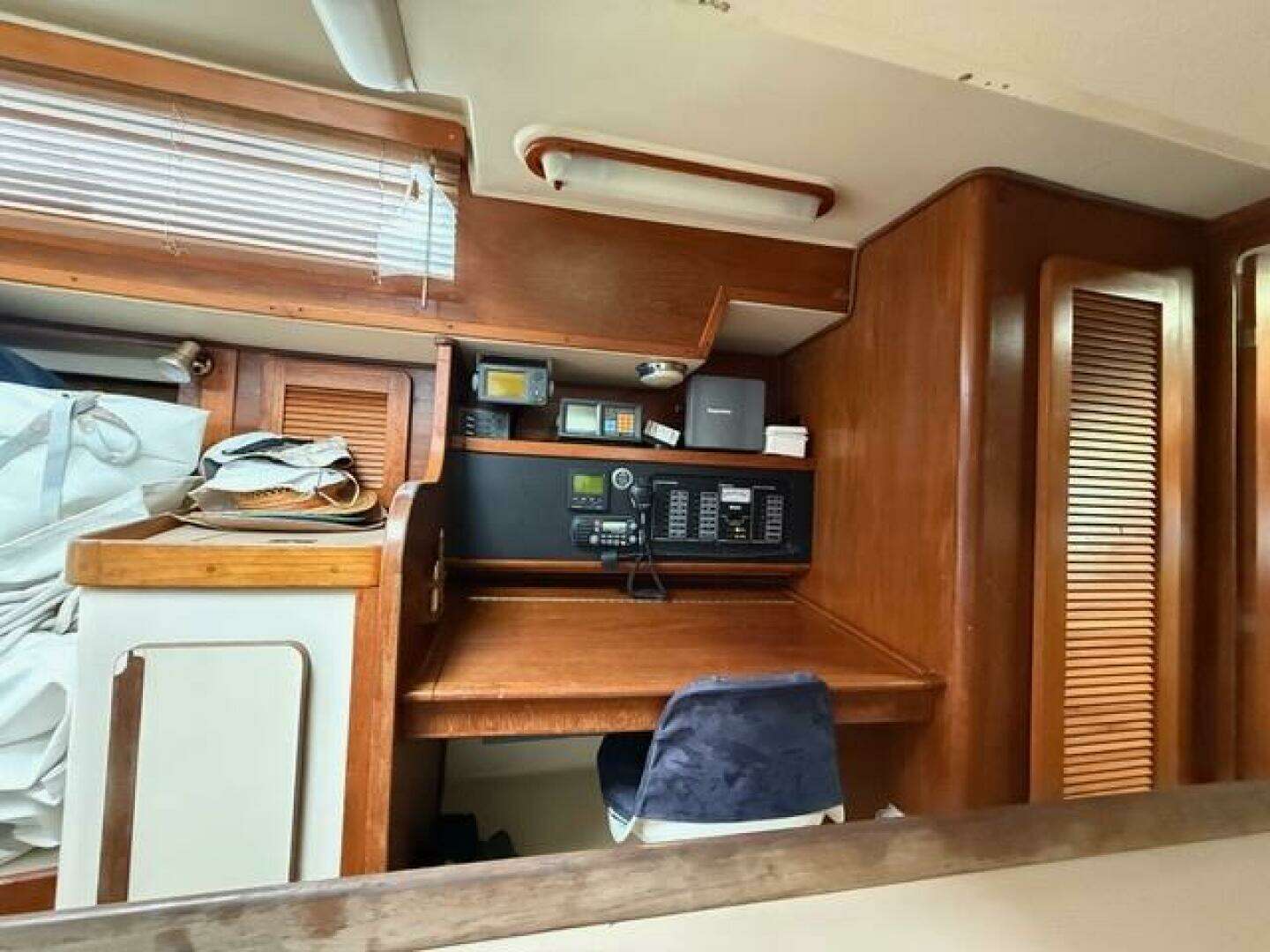 1987 Irwin 38 - Image 36